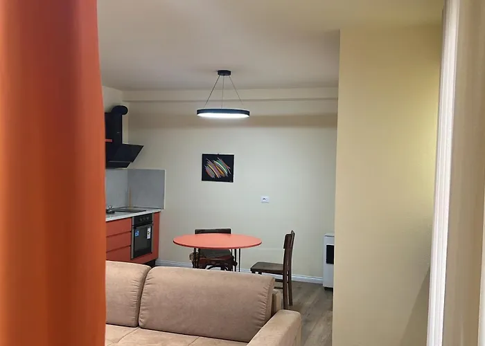 Apartmán Sweet Yellow Palace, Pazari I Ri