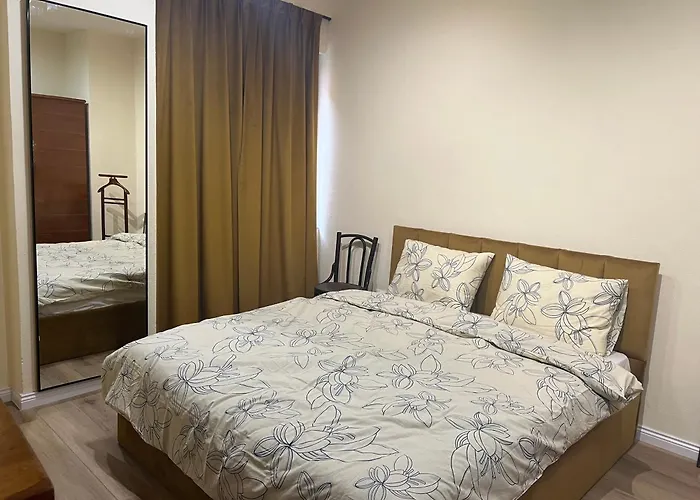 Apartman Sweet Yellow Palace, Pazari I Ri *