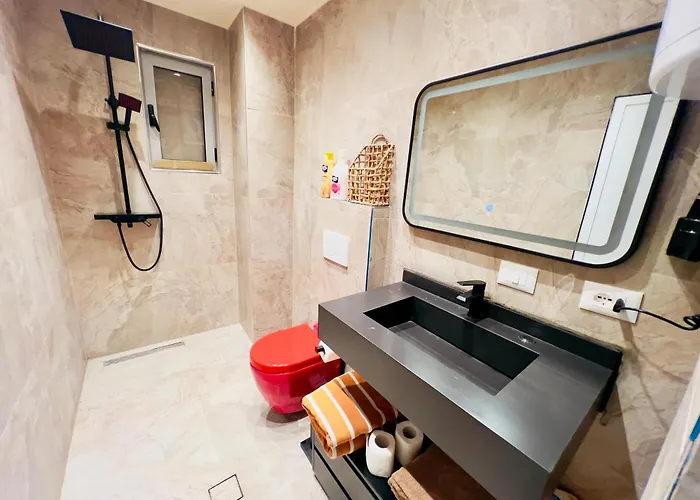 Sweet Yellow Palace, Pazari I Ri Apartman Tirana